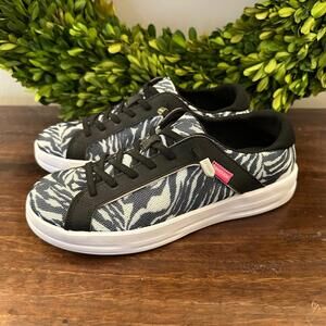 Casual Women's Zebra Print Sneakers - Black/White